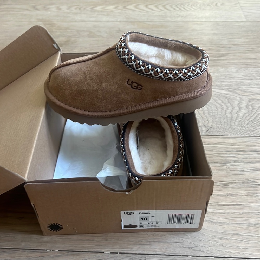 New Uggs for girls.